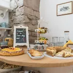 Queen House Hotel Bosa