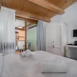 Queen House Bosa