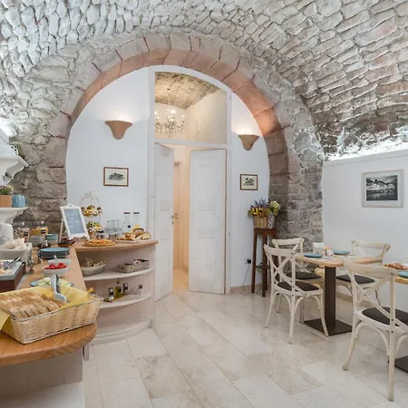 Queen House * Bosa