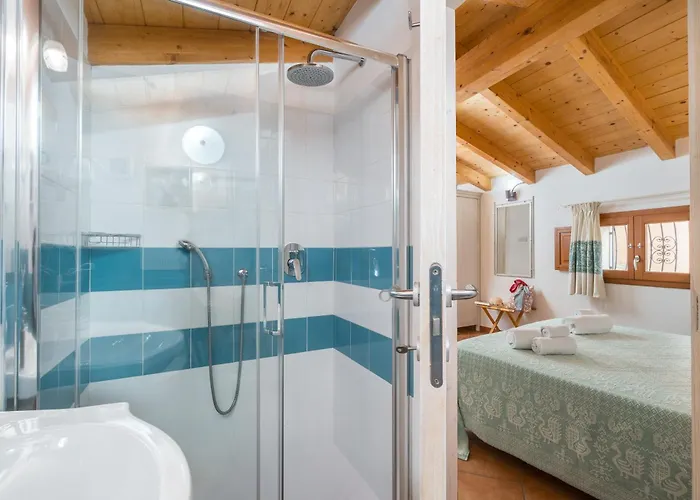 Queen House Hotel Bosa