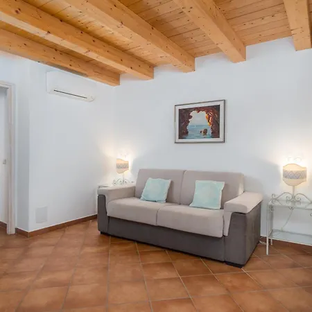 Queen House Hotel Bosa