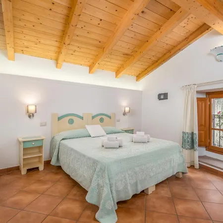 Hotel Queen House *