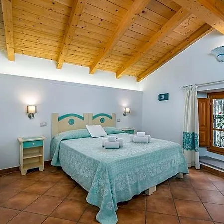 Hotel Queen House Bosa