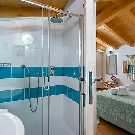 Queen House Hotel *