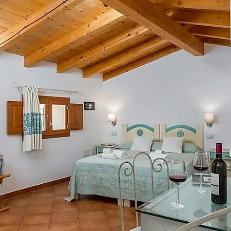 Queen House Hotel Bosa