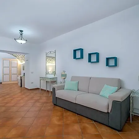 Queen House *