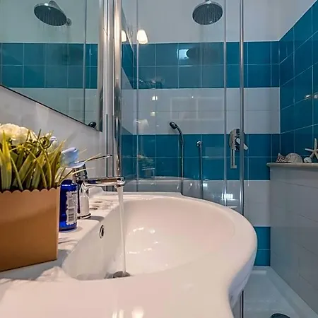 Queen House Hotel Bosa