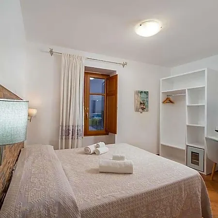Hotel Queen House *