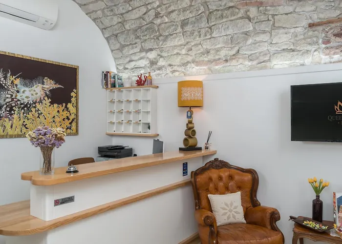 Queen House Hotel Bosa