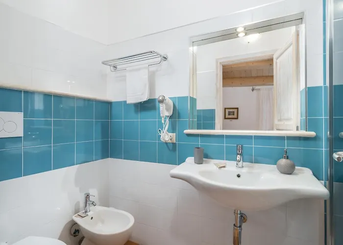 Queen House Hotel Bosa