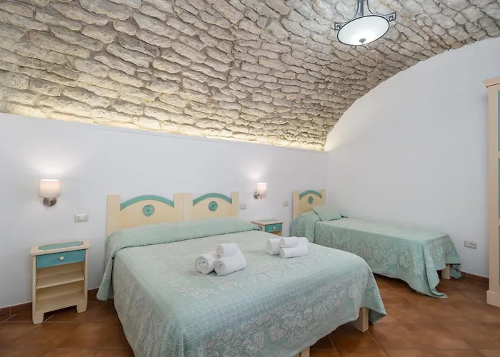 Queen House Hotel Bosa